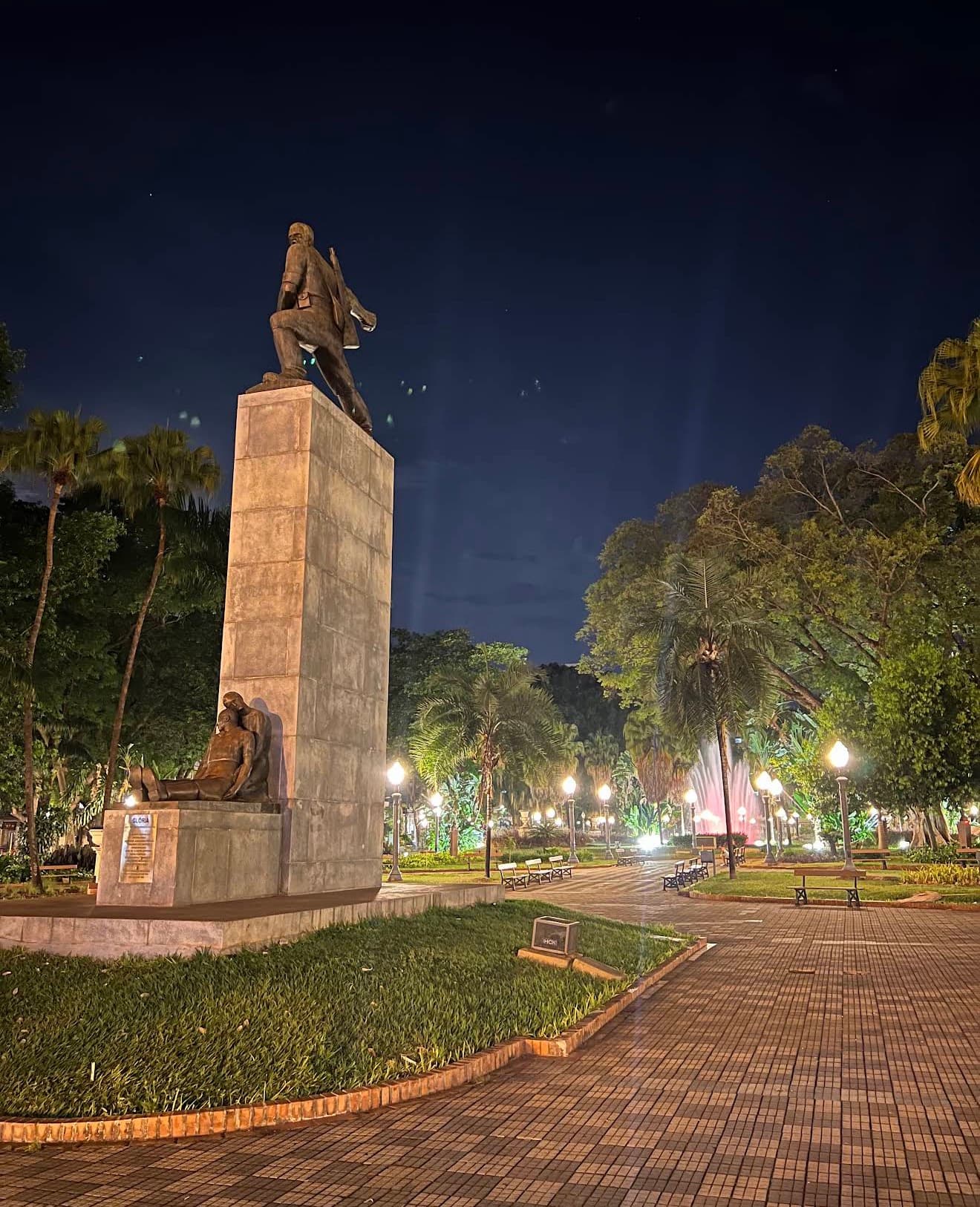 Foto de Quarteirão Paulista e Praça XV